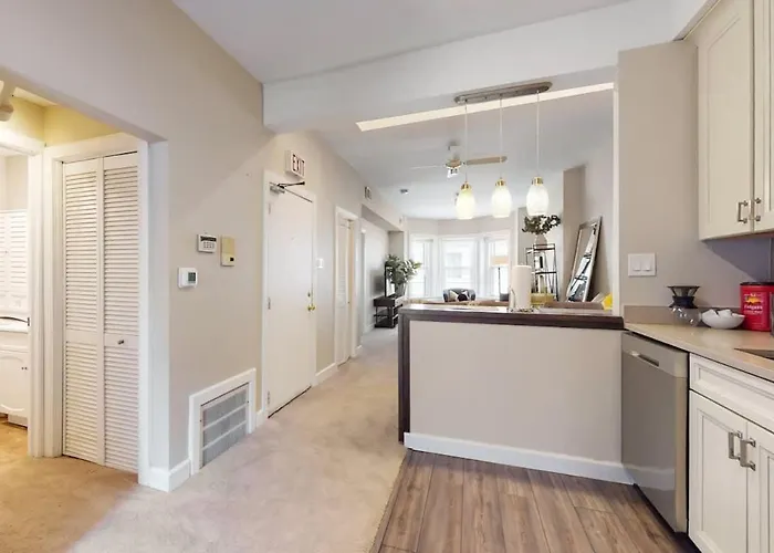 Apartamento Chic River North Retreat *